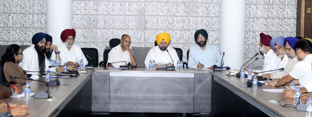 Punjab Mandi Board Chairman Holds Key Meeting with Class IV Government Employees Union Representatives